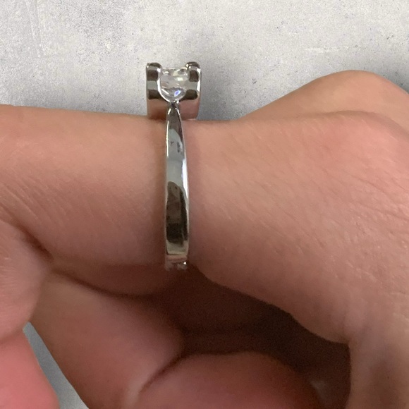 Cute Silver rhinestone ring - Picture 3 of 4